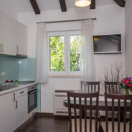 Appartamento 4B Apartments *